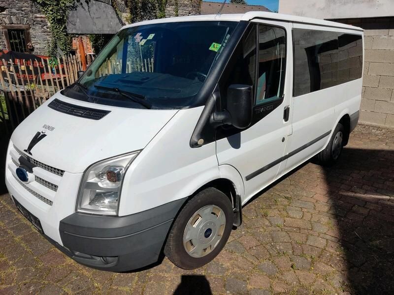 Weiß Gebraucht 2012 Ford Transit Kombi | 6.600 € (Etwas zu teuer) - Bild 1/4