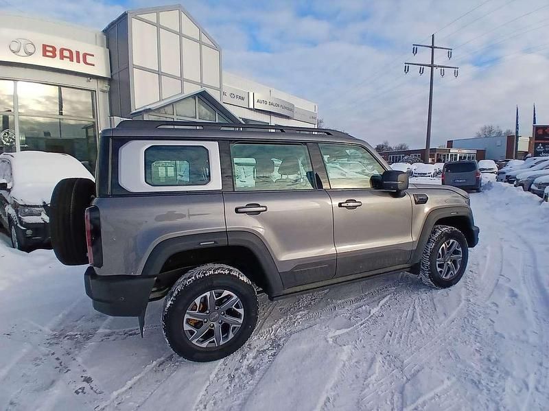Neu Baic BJ40 234 PS (172 kW) 2026 Grau SUV