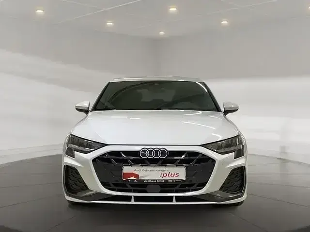 Używany Audi A3 S-Line 150 KM (110 kW) 2025 Biały Sedan/Limuzyna