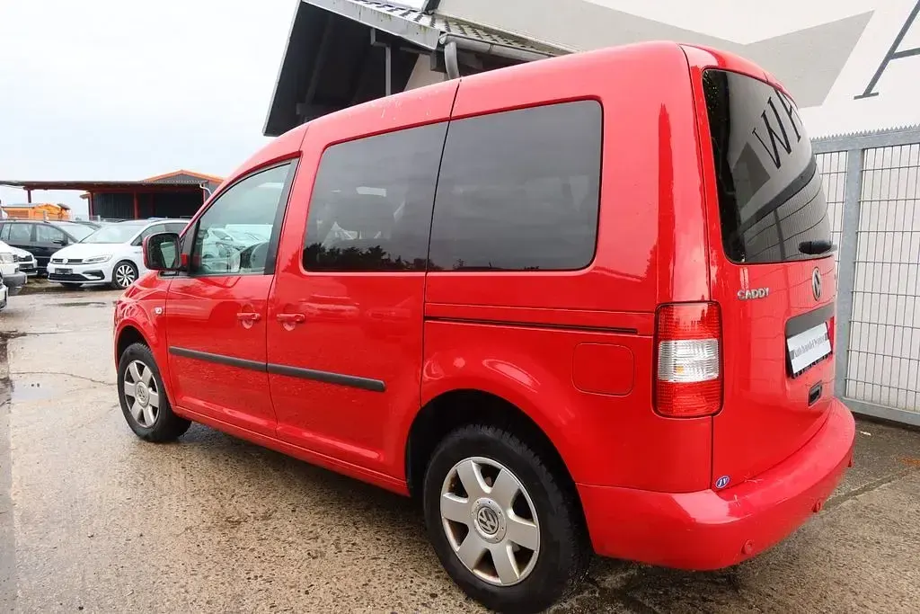 Gebraucht VW Caddy Team 102 PS (75 kW) 2010 Rot Van / Kleinbus