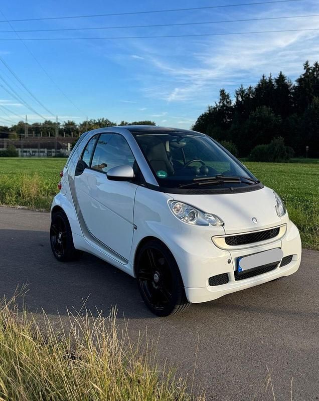Weiß Gebraucht 2012 Smart ForTwo Coupé Passion Coupé | 4.300 € (Fairer Preis) - Bild 1/4