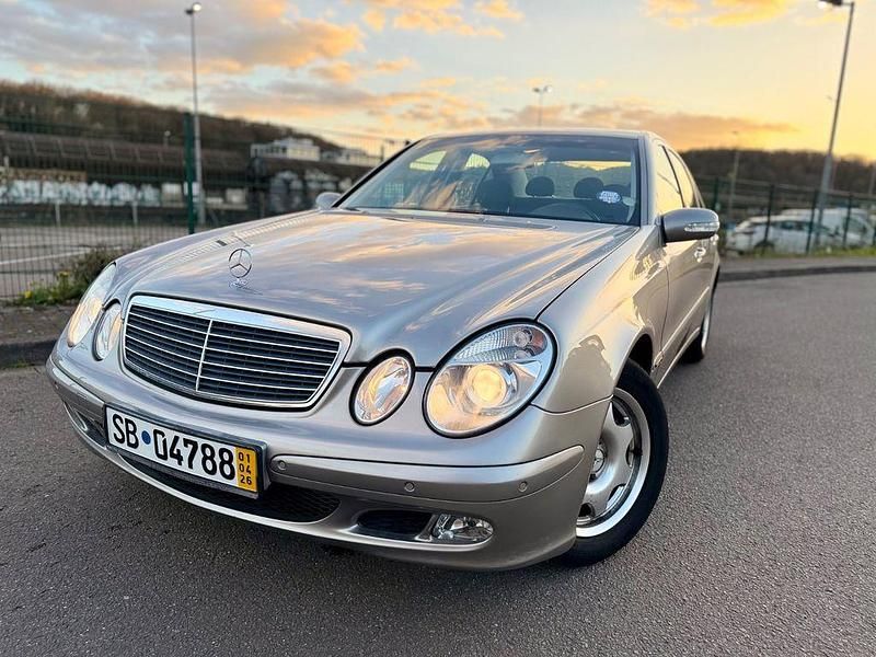 Gebraucht Mercedes E320 204 PS (150 kW) 2003 Silber Limousine