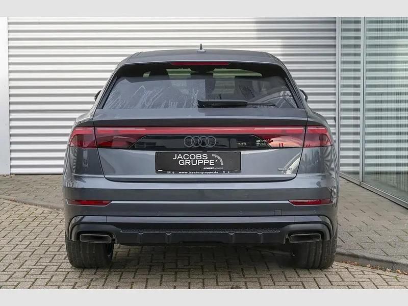 Nowe Audi Q8 Ambiente 489 KM (359 kW) 2025 Szary SUV