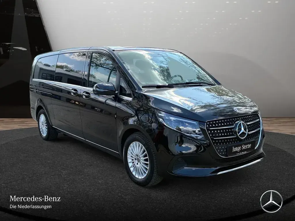 Second-hand Mercedes V300 Avantgarde 237 CP (174 kW) 2025 Negru Monovolum