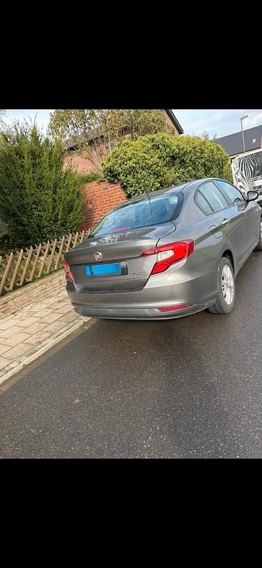 Gebraucht Fiat Tipo 95 PS (69 kW) 2016 Grau Limousine