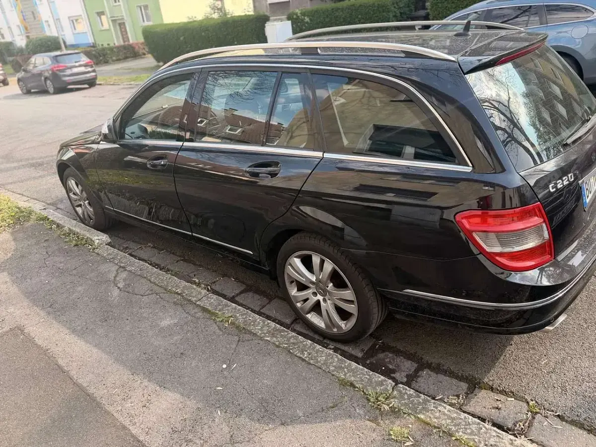 Gebraucht Mercedes C220 170 PS (125 kW) 2008 Schwarz Kombi