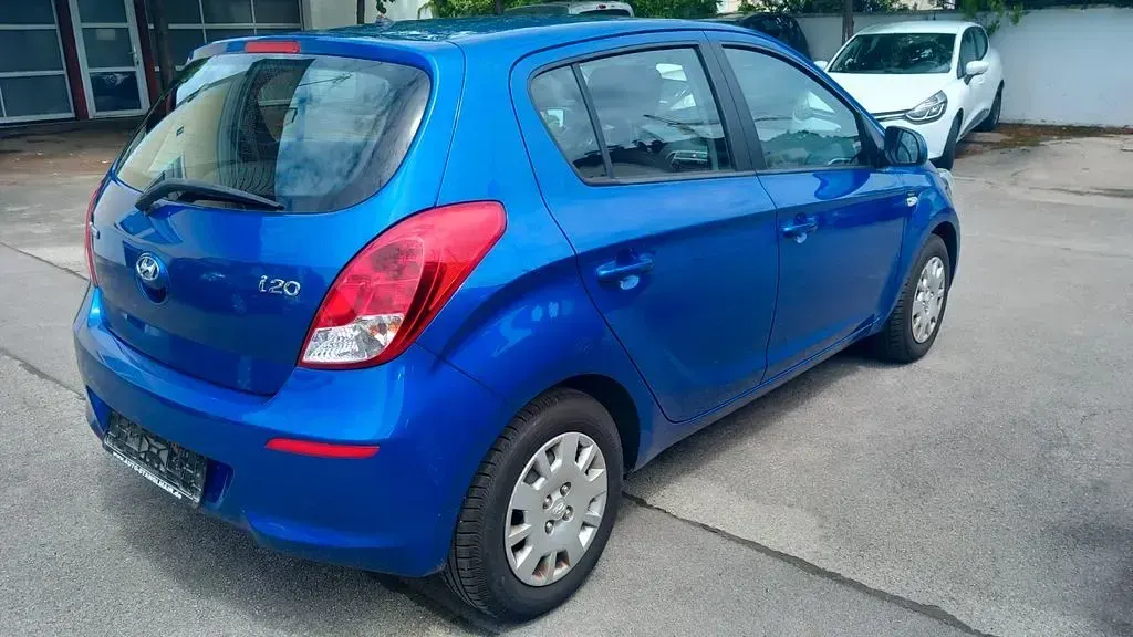Gebraucht Hyundai i20 Trend 86 PS (63 kW) 2012 Blau Kleinwagen