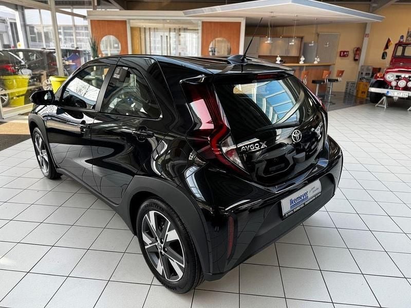 Neu Toyota Aygo X Active 116 PS (85 kW) 2026 Schwarz SUV