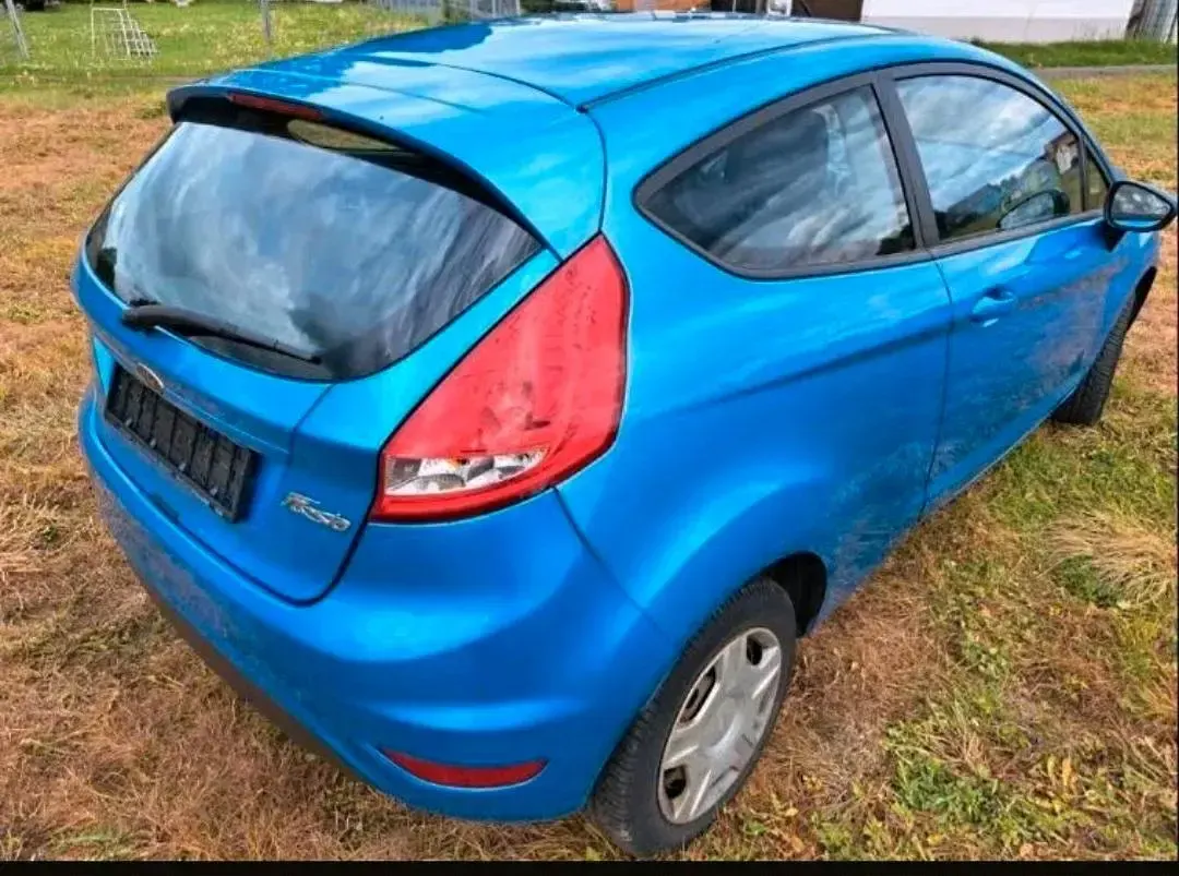 Gebraucht Ford Fiesta 82 PS (60 kW) 2010 Blau Kleinwagen