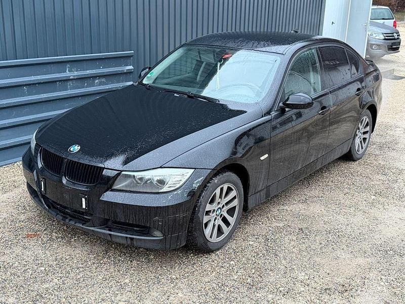 Gebraucht BMW 318 Advantage 129 PS (94 kW) 2006 Schwarz Limousine