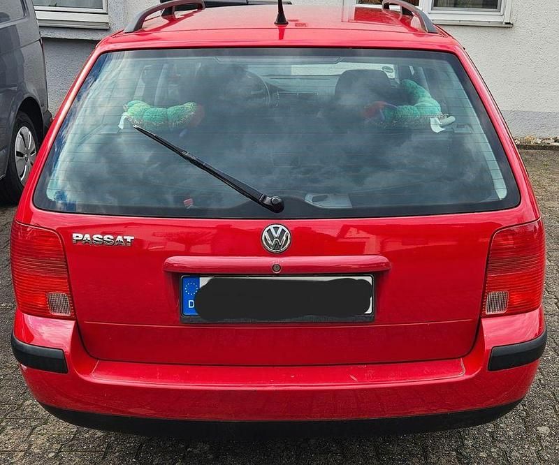 Gebraucht VW Passat Basis 101 PS (74 kW) 1999 Rot Kombi
