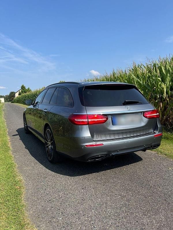Gebraucht Mercedes E450 AMG line 367 PS (269 kW) 2019 Grau Kombi