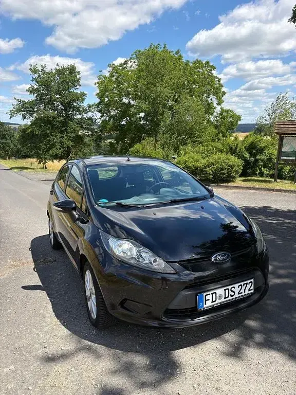 Gebraucht Ford Fiesta Trend 60 PS (44 kW) 2010 Blau Limousine