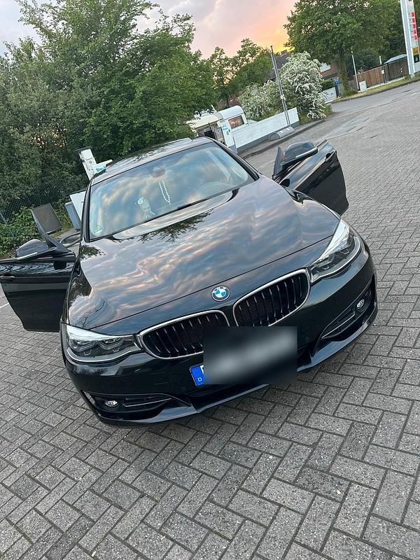 Gebraucht BMW 330 Sport Line 258 PS (189 kW) 2017 Schwarz Limousine