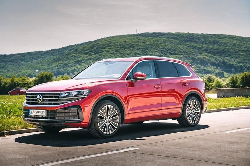 Gebraucht VW Touareg Elegance 286 PS (210 kW) 2023 Rot SUV