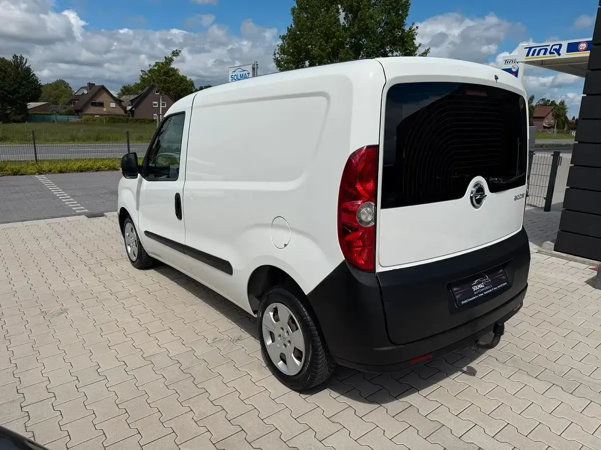 Gebraucht Opel Combo 90 PS (66 kW) 2014 Weiß Van / Kleinbus