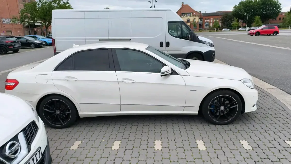 Gebraucht Mercedes E250 AMG 204 PS (150 kW) 2012 Weiß Limousine
