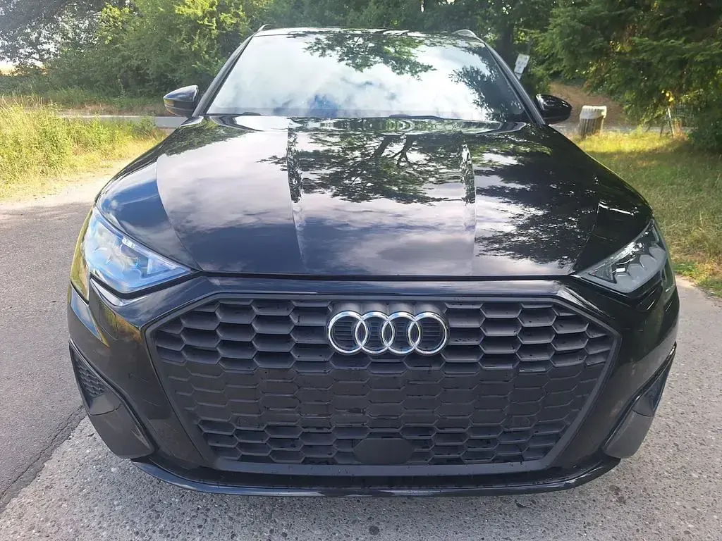 Gebraucht Audi A3 110 PS (80 kW) 2022 Schwarz Limousine