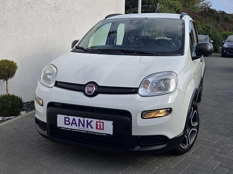 Bianco divino/ghiaccio/gelato Gebraucht 2021 Fiat Panda City Life Kleinwagen | 9.298 € (Guter Preis) - Bild 1/4