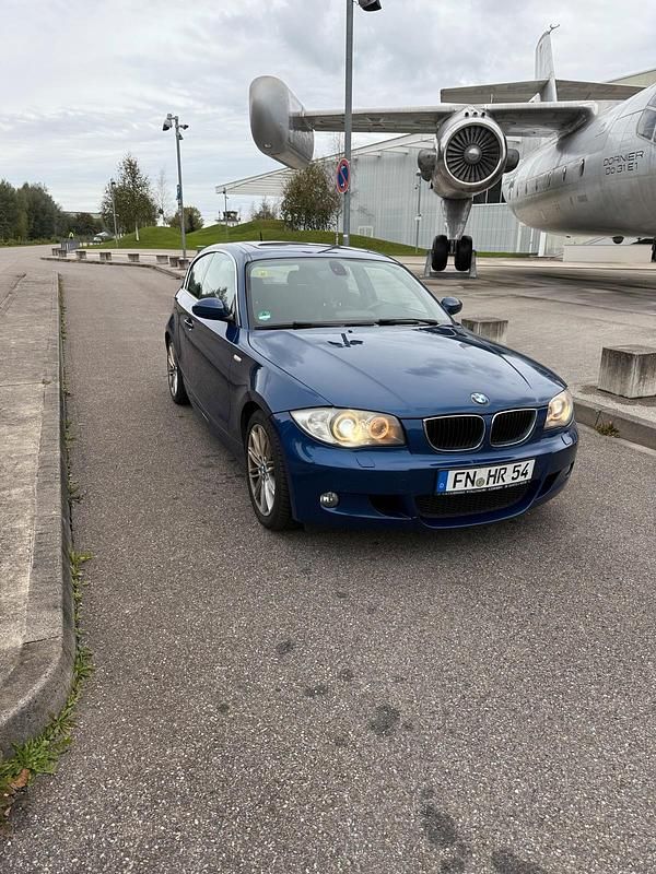 Blau Gebraucht 2009 BMW 123 Coupé M Sport Coupé | 4.499 € - Bild 1/4