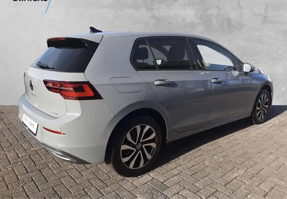 Gebraucht VW Golf VIII Active 150 PS (110 kW) 2022 Limousine