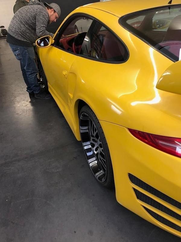 Gebraucht Porsche 996 300 PS (220 kW) 2000 Gelb Coupé