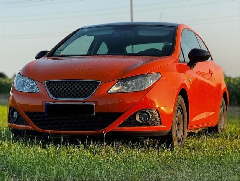 Orange Gebraucht 2010 Seat Ibiza SC Kleinwagen | 3.300 € - Bild 1/4