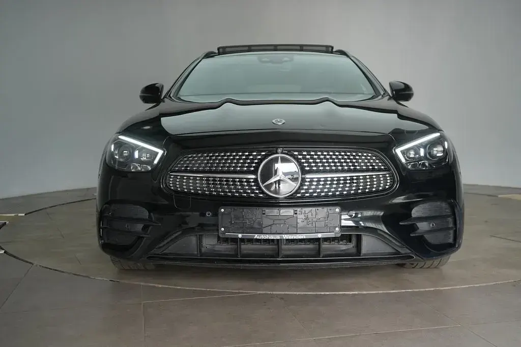 Gebraucht Mercedes E400 AMG line 330 PS (242 kW) 2020 Schwarz Limousine