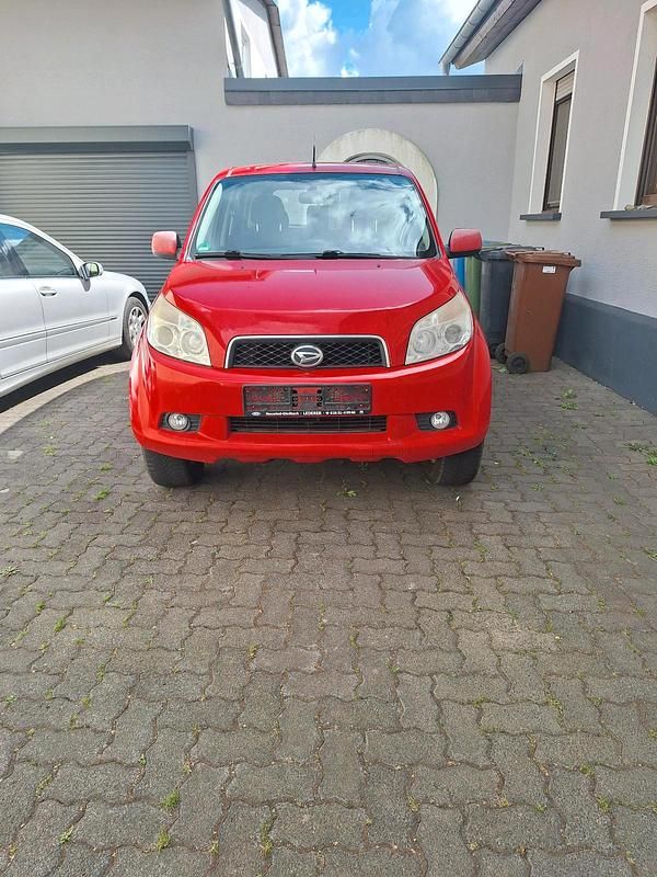 Rot Gebraucht 2006 Daihatsu Terios SUV | 2.000 € (Fairer Preis) - Bild 1/4