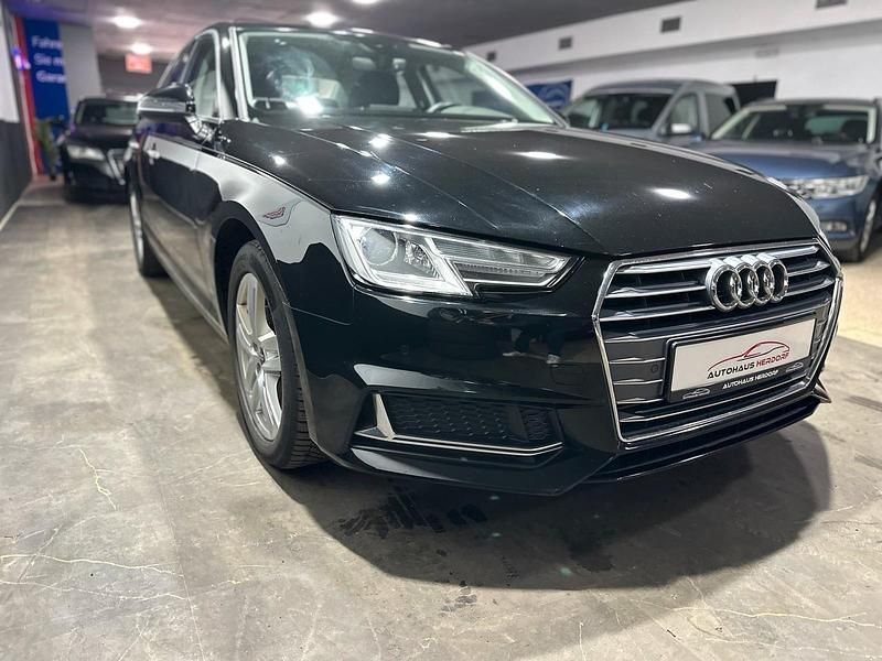 Gebraucht Audi A4 Sport 150 PS (110 kW) 2015 Schwarz Limousine