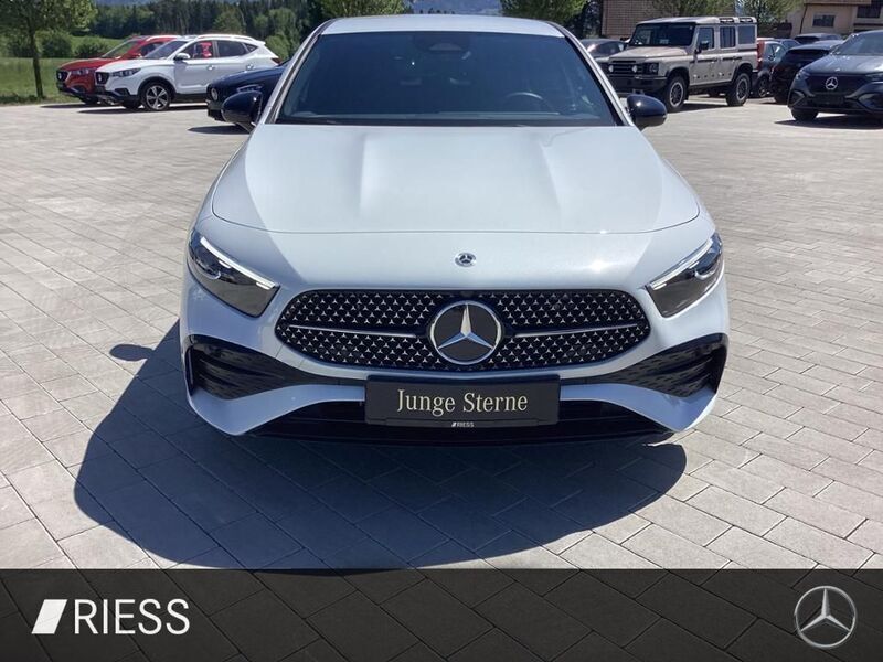 Gebraucht Mercedes A250 AMG 163 PS (119 kW) 2024 Digitalweiß Limousine
