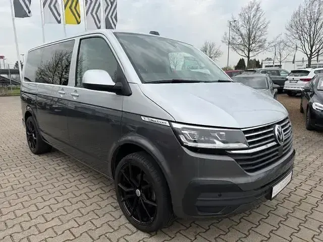Używany VW Multivan Comfortline 55 KM (40 kW) 2020 Szary Minivan