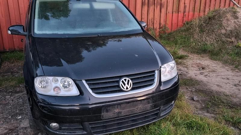 Schwarz Gebraucht 2003 VW Touran Van / Kleinbus | 750 € (Superpreis) - Bild 1/4