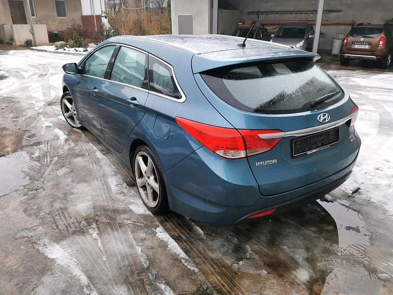 Gebraucht Hyundai i40 Edition 135 PS (99 kW) 2012 Blau Kombi
