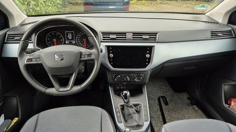 Grau Gebraucht 2019 Seat Arona XCELLENCE SUV | 15.500 € (Guter Preis) - Bild 1/4