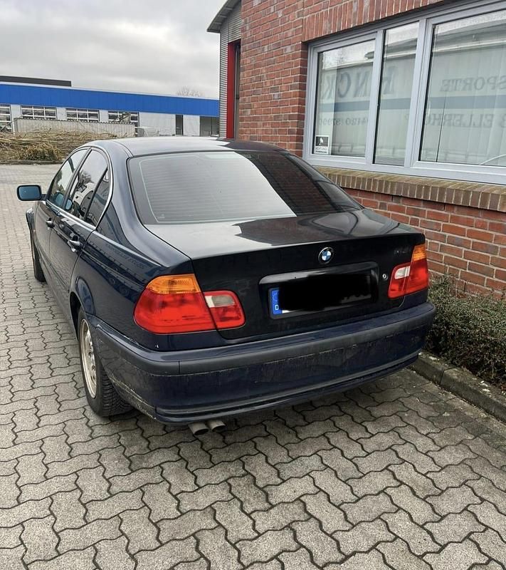 Gebraucht BMW 323 170 PS (125 kW) 1998 Blau Limousine