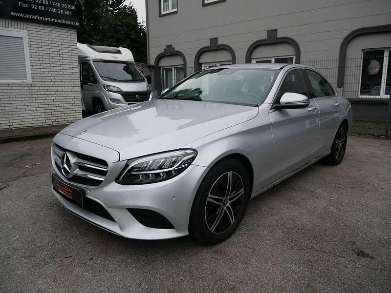 Silber metallic Gebraucht 2020 Mercedes C200 Limousine | 22.950 € (Fairer Preis) - Bild 1/4