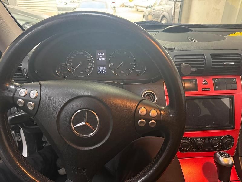 Gebraucht Mercedes C180 143 PS (105 kW) 2006 Silber Coupé