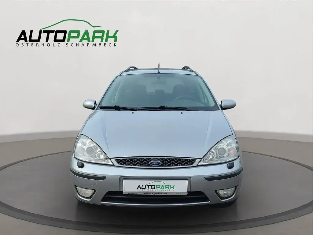Gebraucht Ford Focus Ghia 101 PS (74 kW) 2003 Grau Limousine
