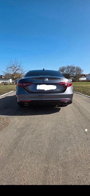 Gebraucht Alfa Romeo Giulia Super 179 PS (131 kW) 2017 Grau Limousine