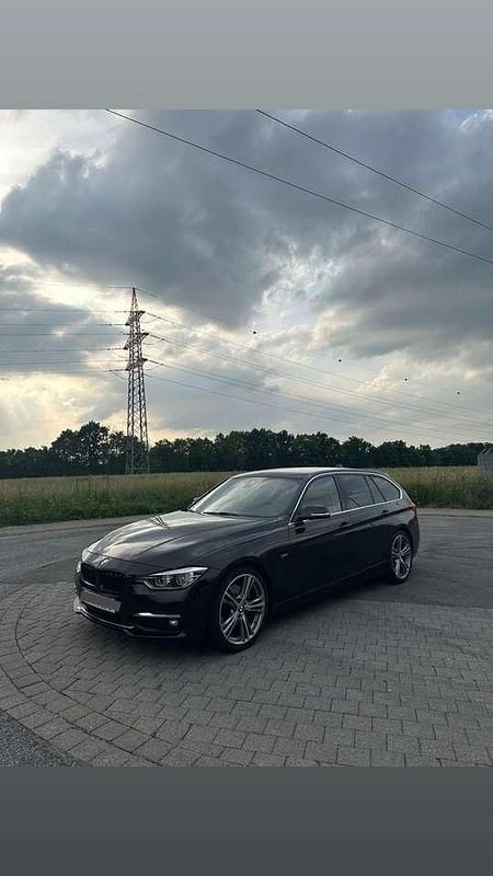 Schwarz Gebraucht 2025 BMW 325 Luxury Line Kombi | 13.750 € - Bild 1/4