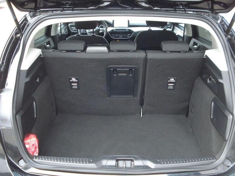 Gebraucht Ford Focus Cool & Connect 125 PS (91 kW) 2019 Schwarz Limousine