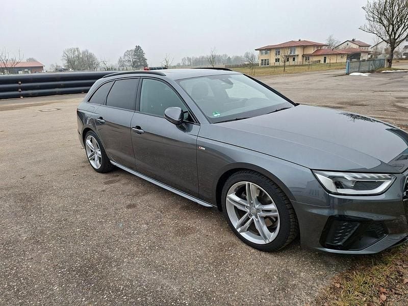 Gebraucht Audi A4 S-Line 190 PS (139 kW) 2020 Grau Kombi