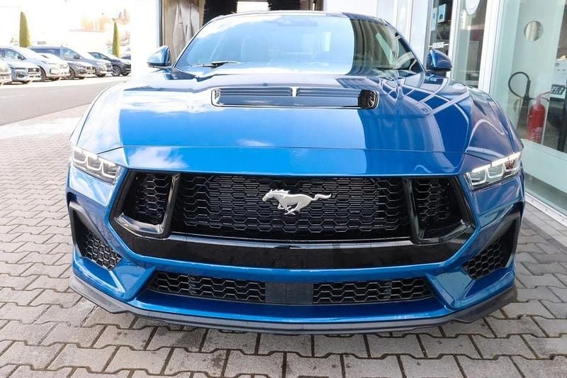 Neu Ford Mustang Fastback 446 PS (328 kW) 2026 Atlasblue metallic Coupé