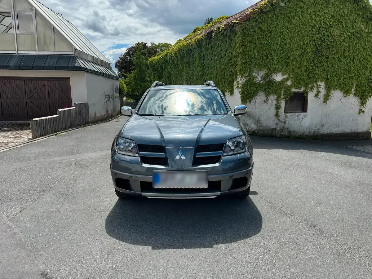 Gebraucht Mitsubishi Outlander 160 PS (117 kW) 2003 Grau SUV