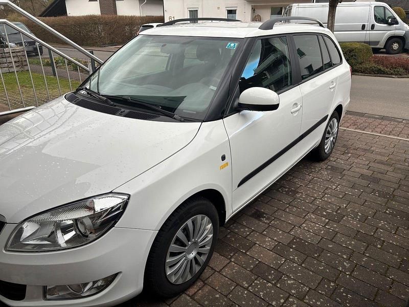 Gebraucht Skoda Fabia Fresh 105 PS (77 kW) 2013 Weiß Kombi