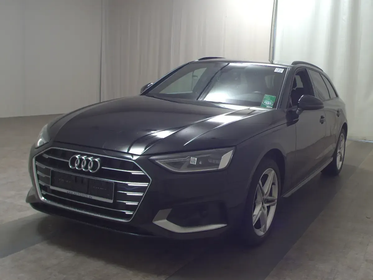 Gebraucht Audi A4 Advanced 204 PS (150 kW) 2022 Schwarz Kombi