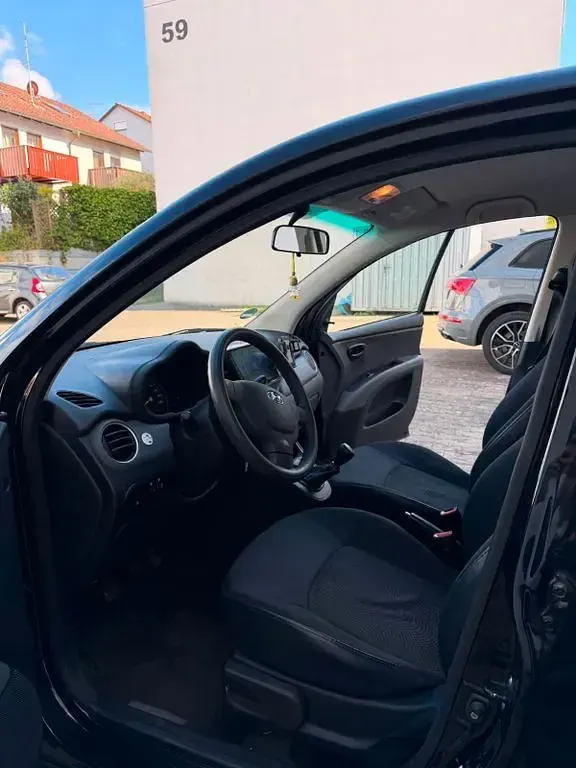 Gebraucht Hyundai i10 Classic 69 PS (50 kW) 2012 Schwarz Kleinwagen
