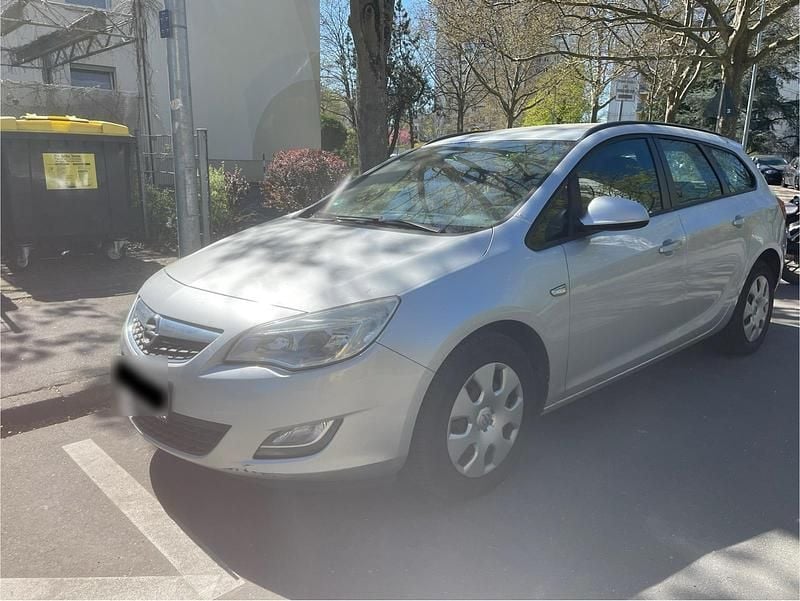Second-hand Opel Astra 116 CP (85 kW) 2011 Argintiu Break