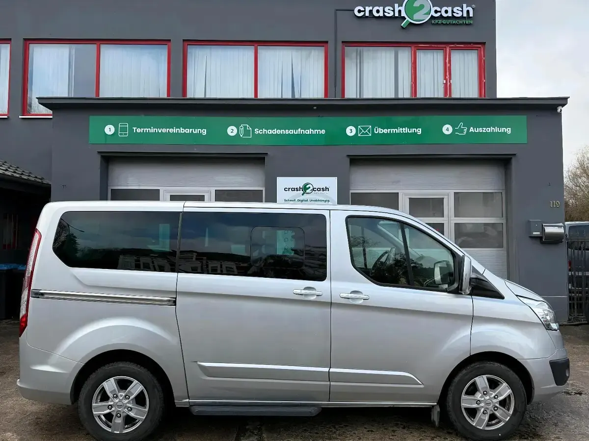Gebraucht Ford Tourneo Custom 155 PS (114 kW) 2016 Silber Van